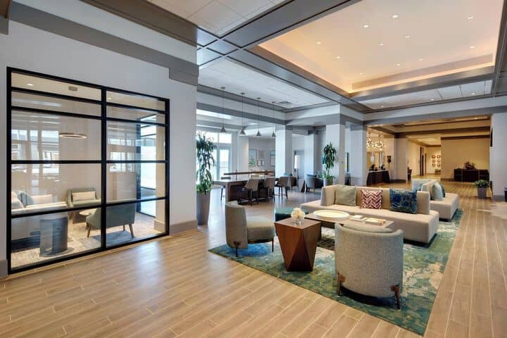 Lobby lounge
